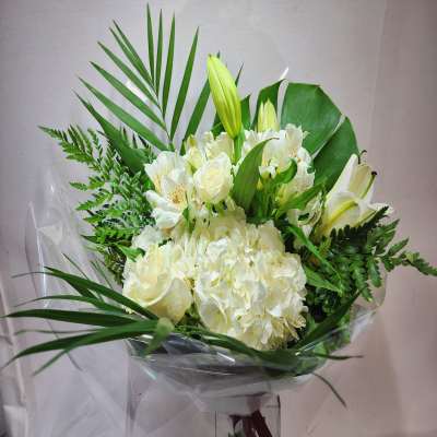white bouquet 4