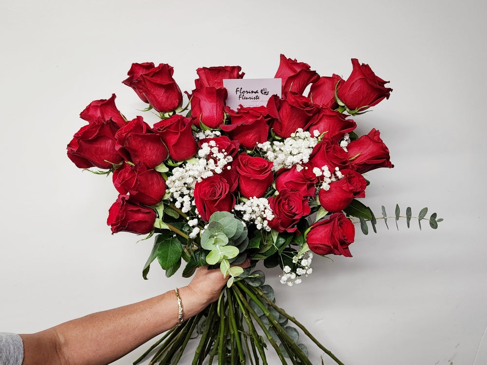 25 Red Roses