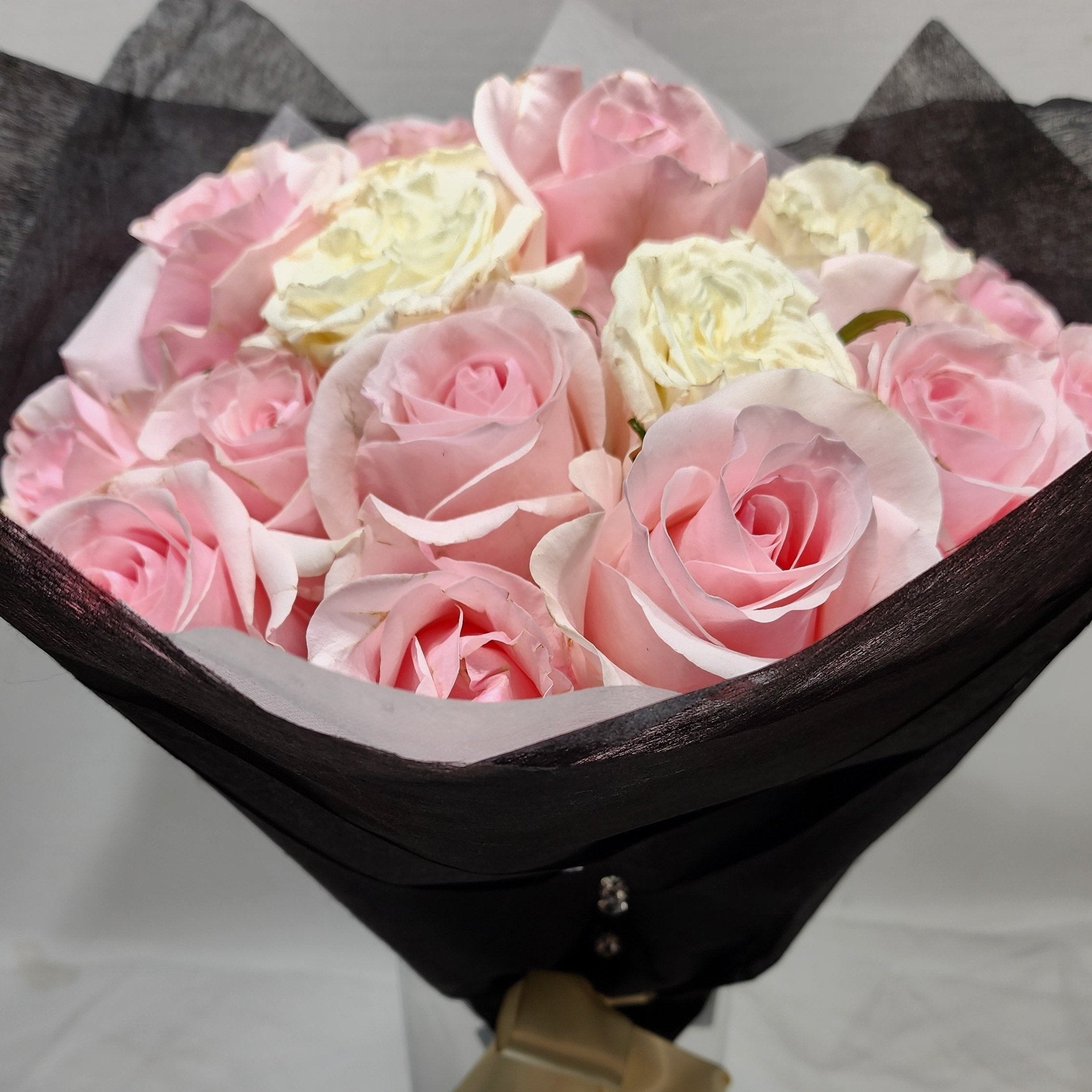 Twenty Roses Mélangez 20 roses / Mix 20 roses – Florina Fleuriste