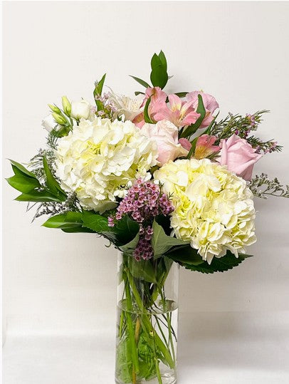 hydrangea centerpiece with vase