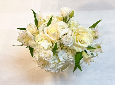 white 2 centerpiece with vase
