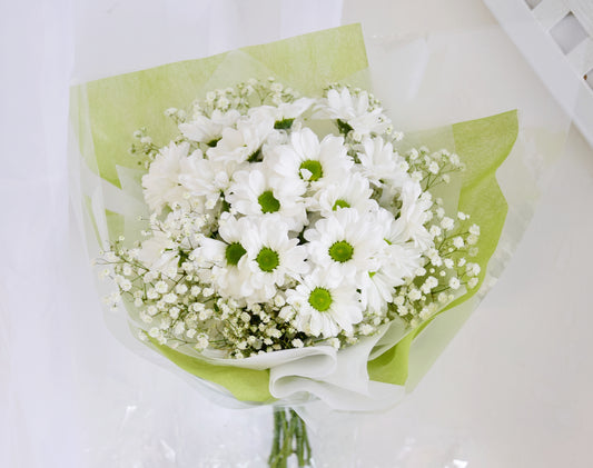 white daisy bouquet